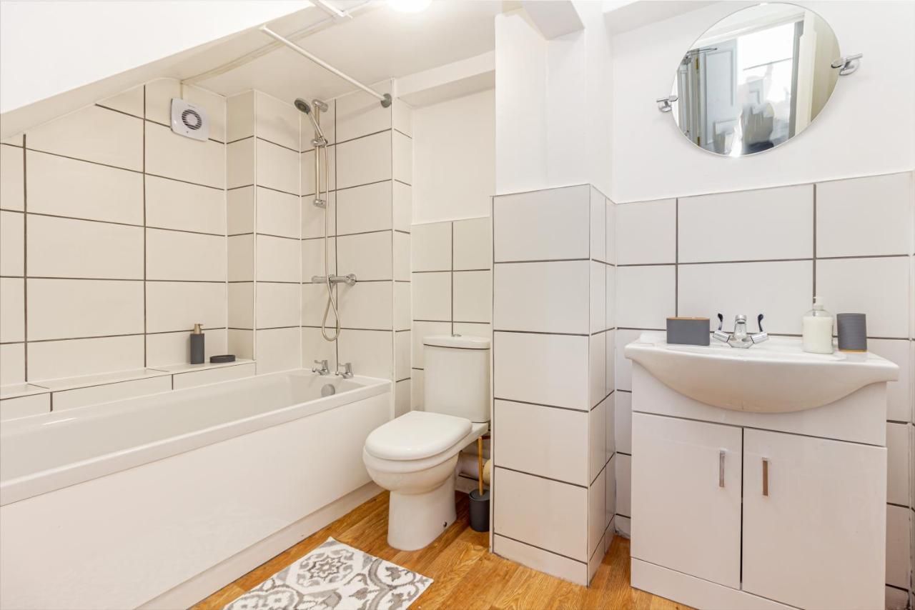 Host & Stay - Montpellier Villa Apartment チェルトナム エクステリア 写真